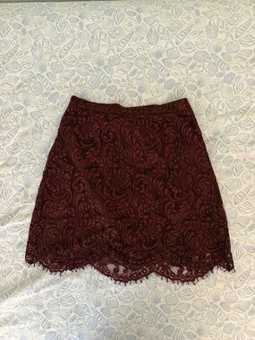 ARITZIA Lace Mini Skirt in Burgundy